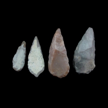 a-collection-of-ten-10-chert-stone-arrow-heads-vakhsh-culture_x6706c