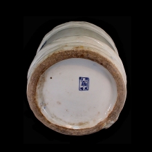 a-japanese-porcelain-sake-storage-container_x6748c