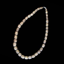 a-javanese-fossilised-bone-bead-necklace_xe957c