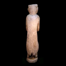 a-large-tharu-wooden-ancestor-figure_t4108b