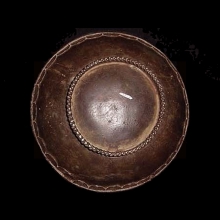 a-very-old-baule-bronze-bowl-and-lid_t1167c