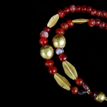 an-ancient-indus-valley-necklace-comprising-carnelian-beads-interspersed-ancient-gold-beads_x8380b