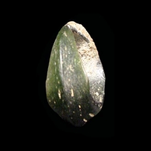 an-ancient-thai-glass-ear-ornament_09923b