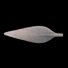 an-old-upper-sepik-canoe-paddle_t1657a