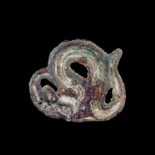 bactrian-bronze-seal-depicting-a-snake-biting-a-mouse_x6618c