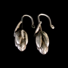 buddhist-silver-earrings-in-form-of-lotus-leaves-and-unopened-flowers_x7492c