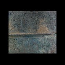 chinese-large-tri-legged-bronze-lidded-vessel-in-the-warring-states-style_x5559b