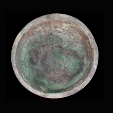 indo-iranian-large-rare-bronze-bowl-with-engraved-zebu-bulls-and-other-animals_x6975b