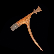 new-guinea-wooden-adze-with-cane-binding-and-iron-blade_t6301b