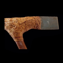 new-guinea-wooden-adze-with-cane-binding-and-iron-blade_t6301c
